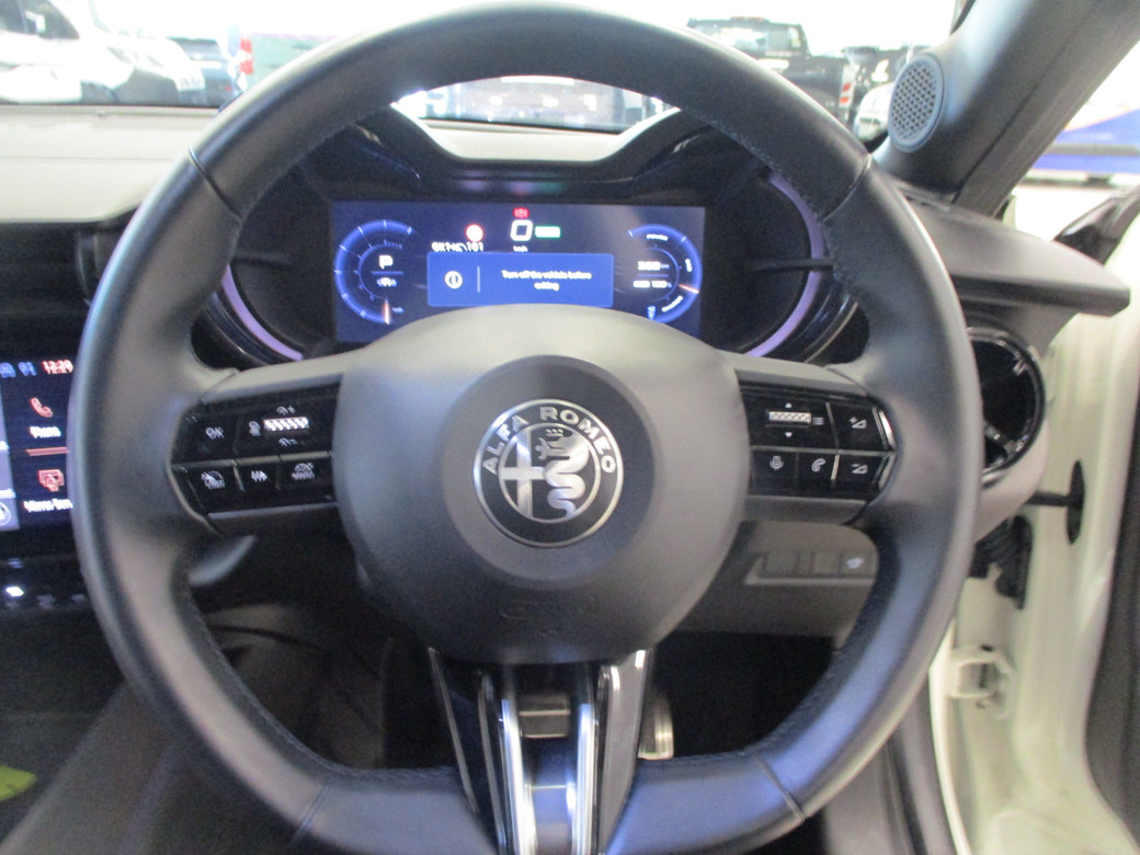 2025 Alfa Romeo Junior
