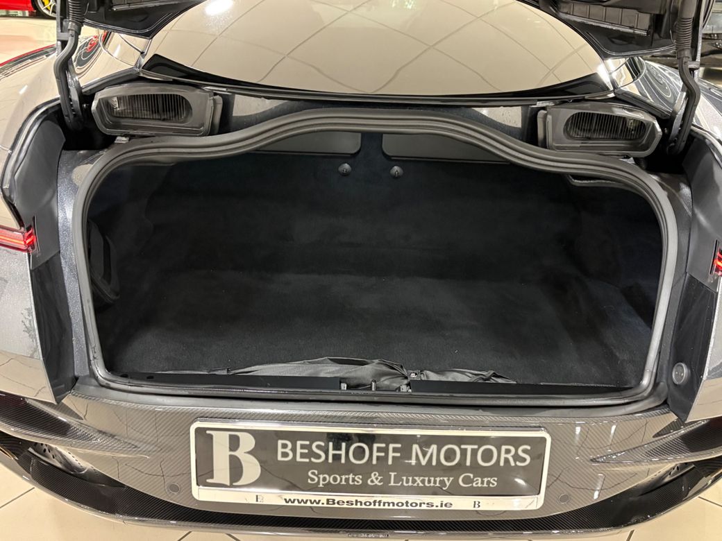 2024 Aston Martin DB12