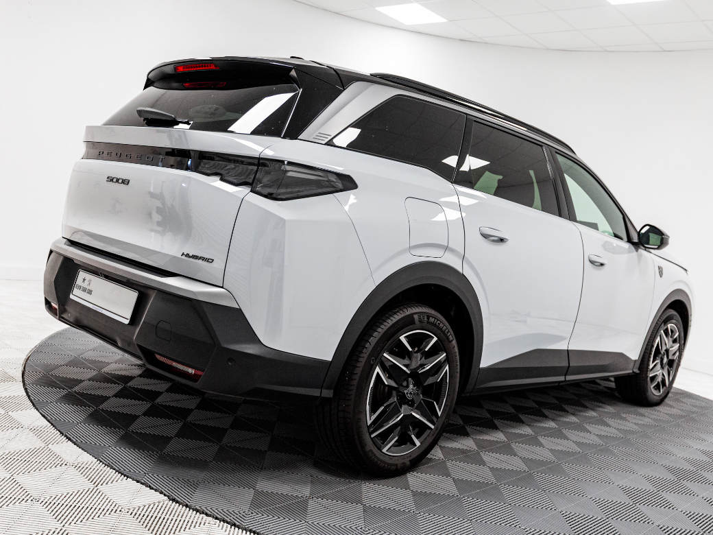 2025 Peugeot 5008