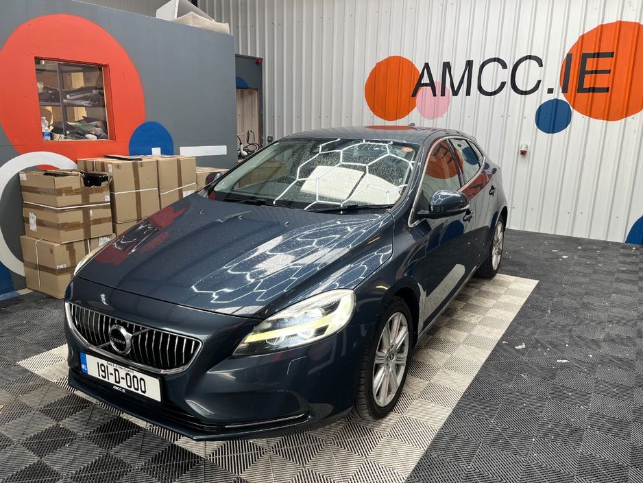 2019 Volvo V40