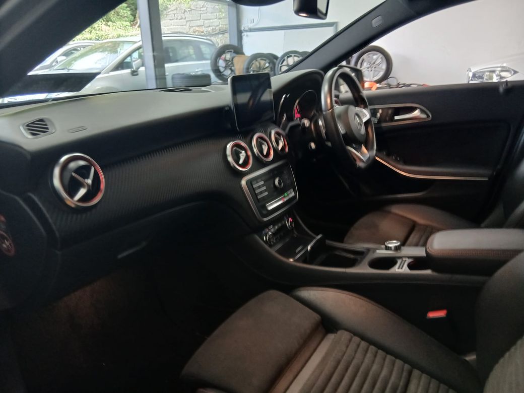 2017 Mercedes-Benz A 180