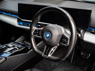 2024 BMW i5