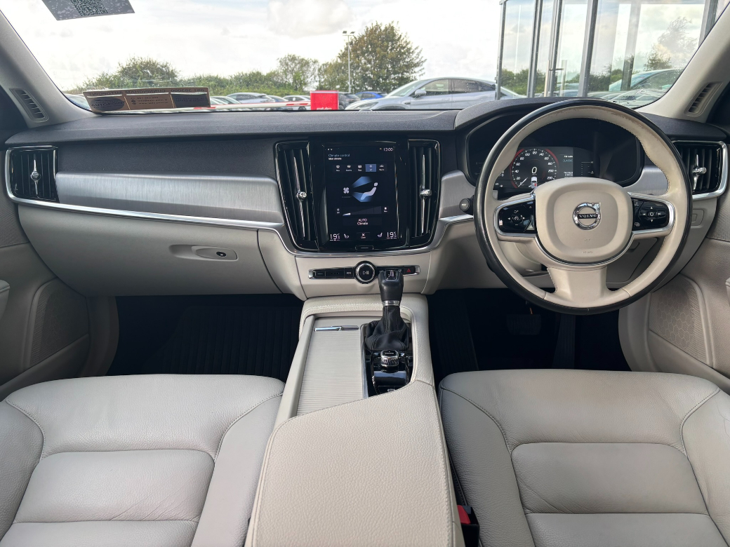 2018 Volvo V90