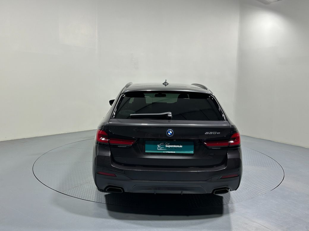 2021 BMW 530