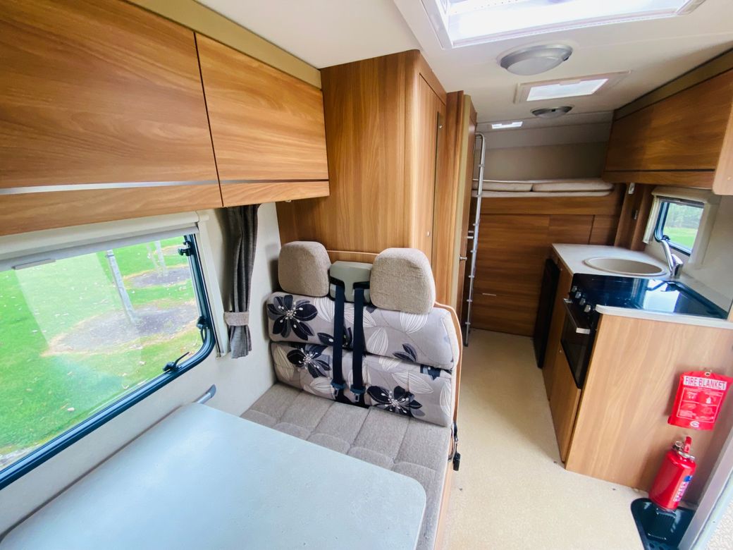 2011 SWIFT  ESCAPE 696 R.H.D MANUAL 6 BERTH