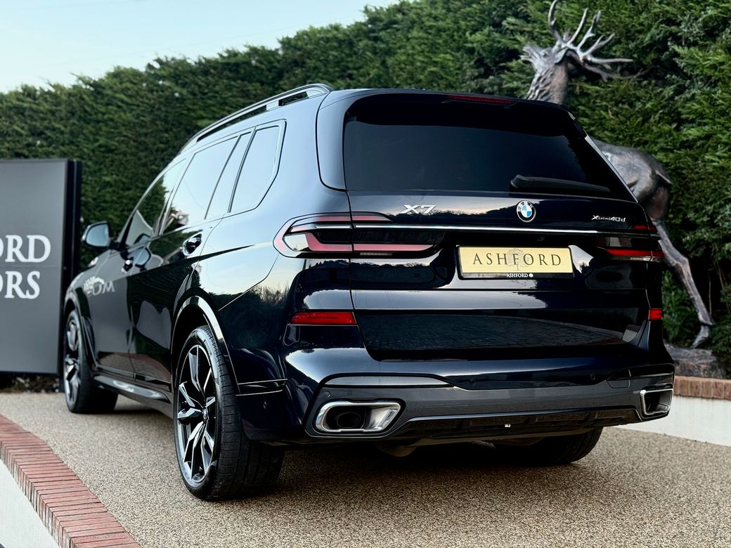 2023 BMW X7