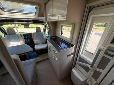 2026 NEW BURSTNER  LINEO T 700 LOW PROFILE L.H.D AUTO
