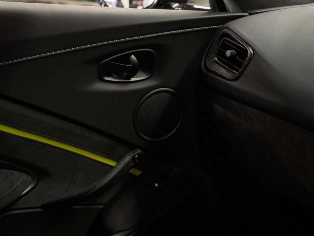 2024 Aston Martin Vantage