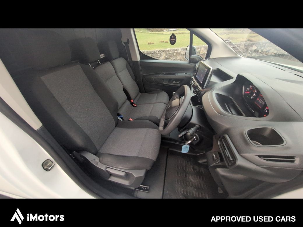 2022 Peugeot Partner