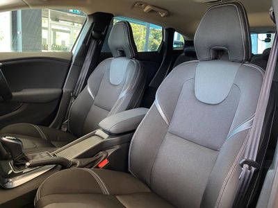2017 Volvo V40