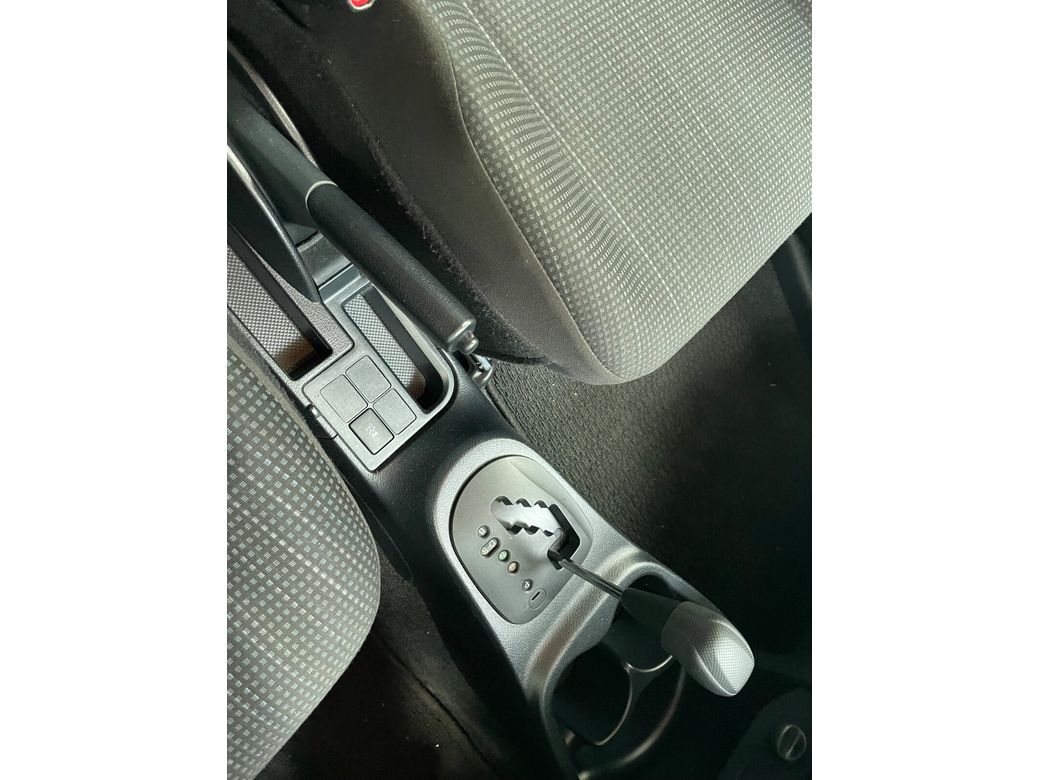 2017 Toyota Vitz