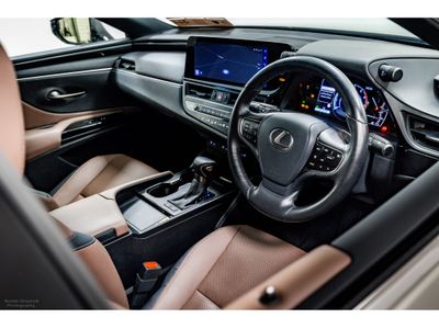 2023 Lexus ES 300h