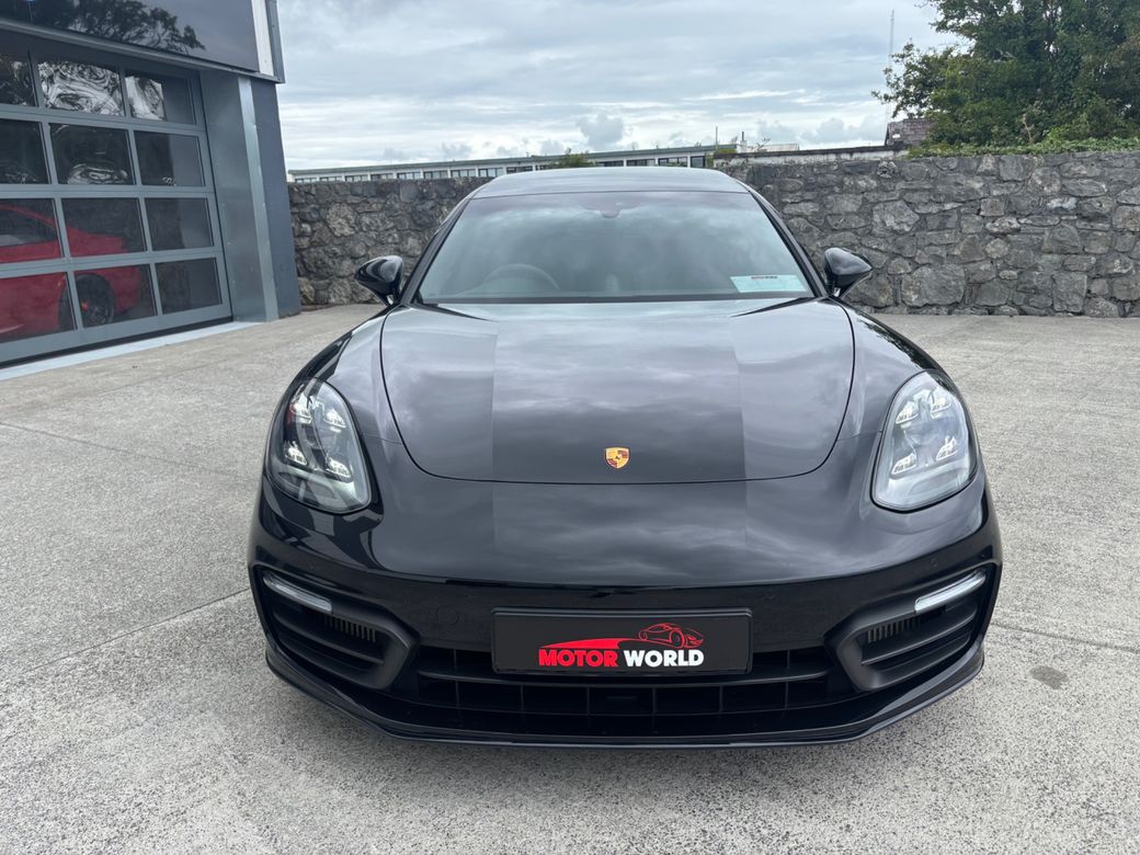2022 Porsche Panamera