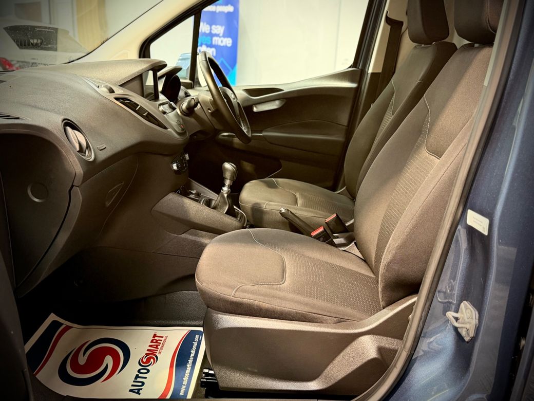 2023 Ford Transit Courier