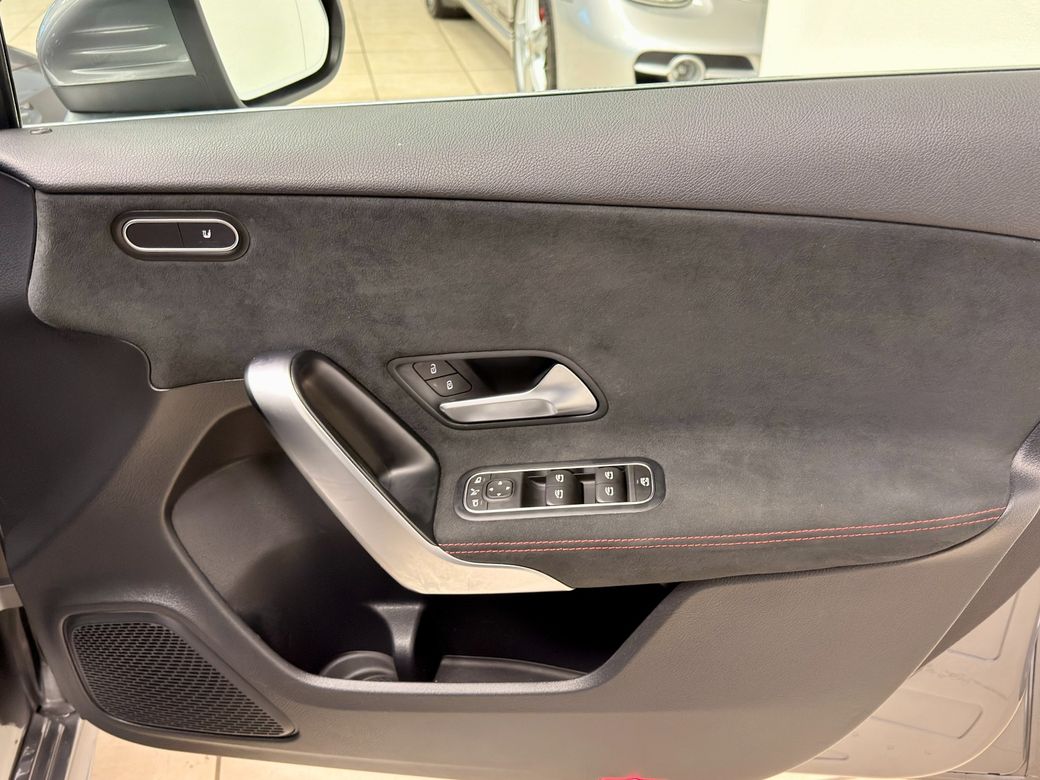 2019 Mercedes-Benz A 180