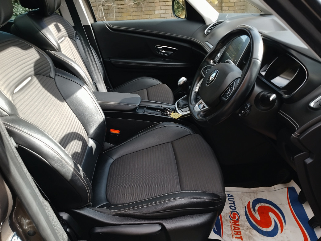 2017 Renault Grand Scenic