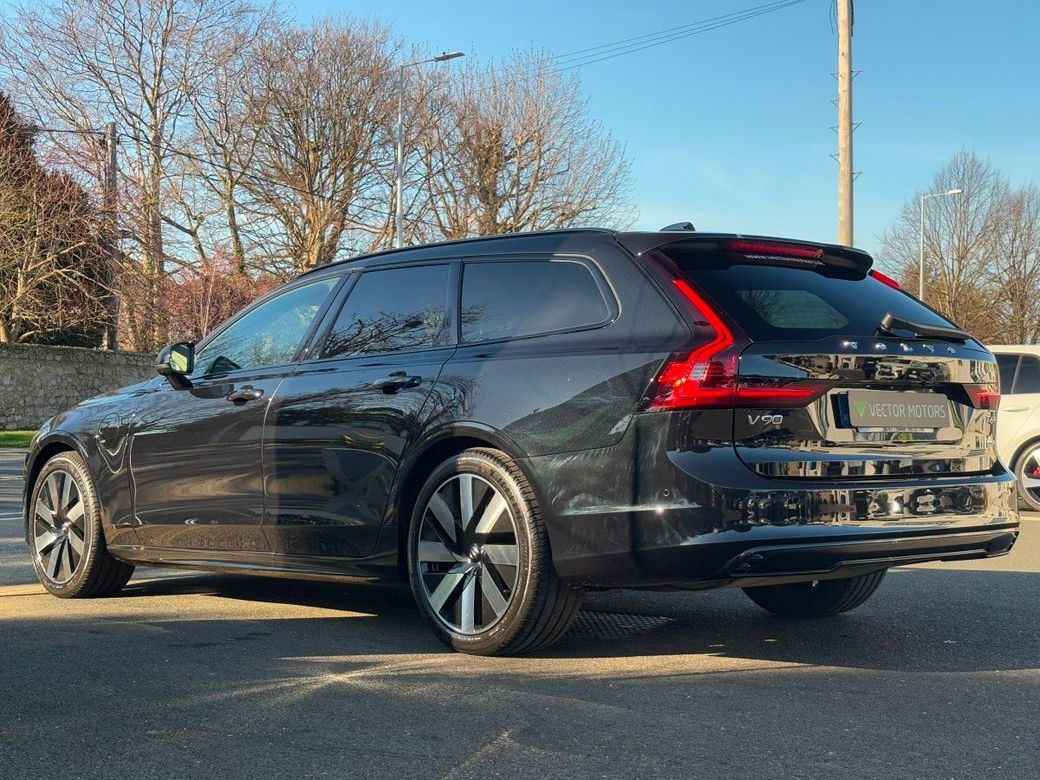 2025 Volvo V90