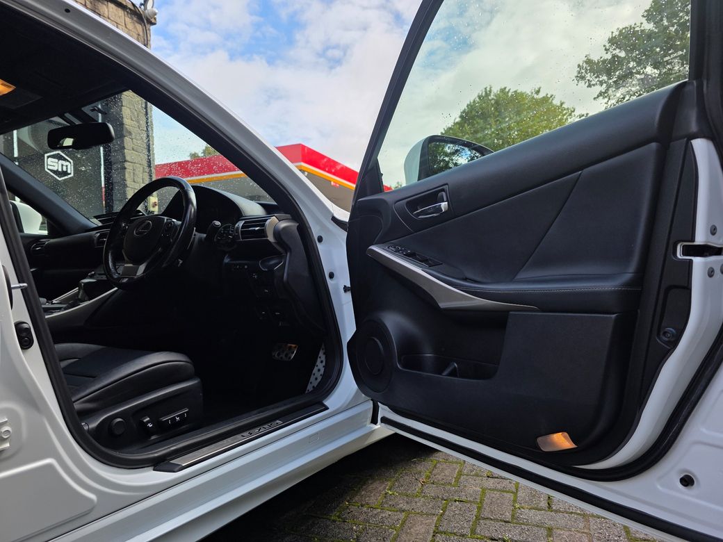2016 Lexus IS