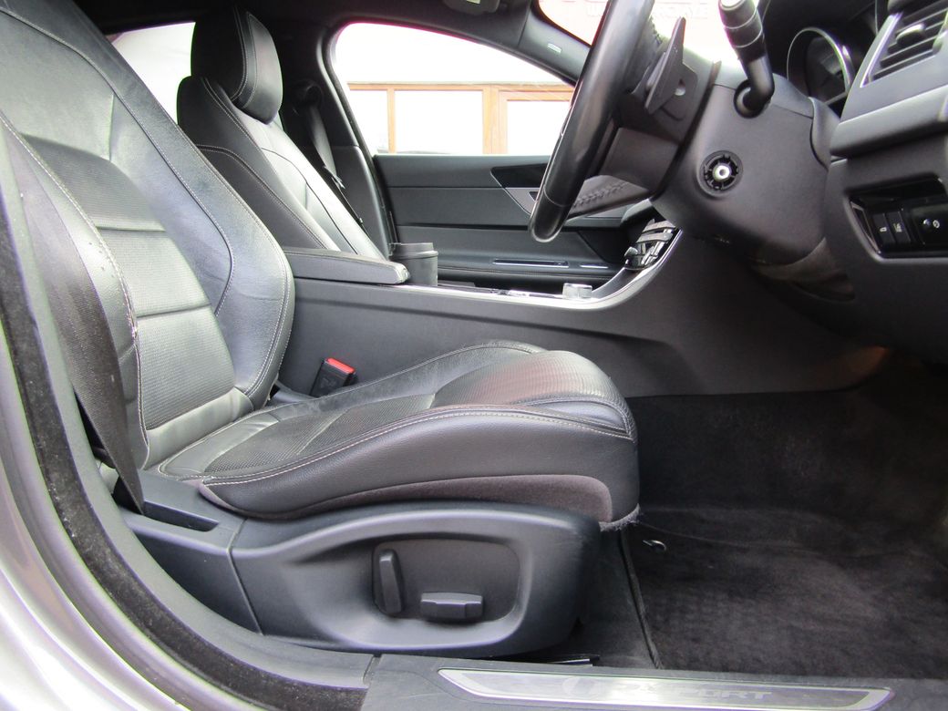 2015 Jaguar XF