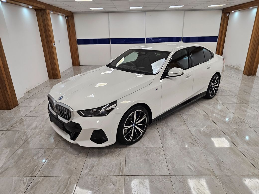 2025 BMW i5