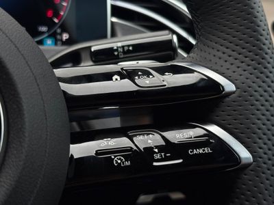 2025 Mercedes-Benz E 300