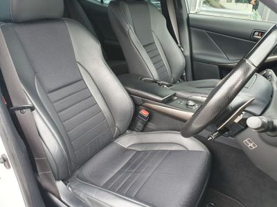 2017 Lexus IS 300h