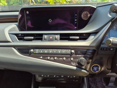 2020 Lexus ES 300h