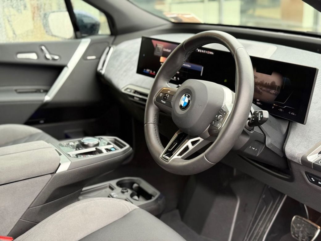 2025 BMW iX