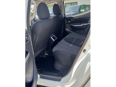 2021 Mitsubishi L200