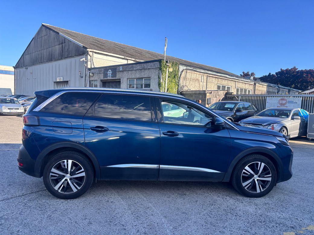 2021 Peugeot 5008