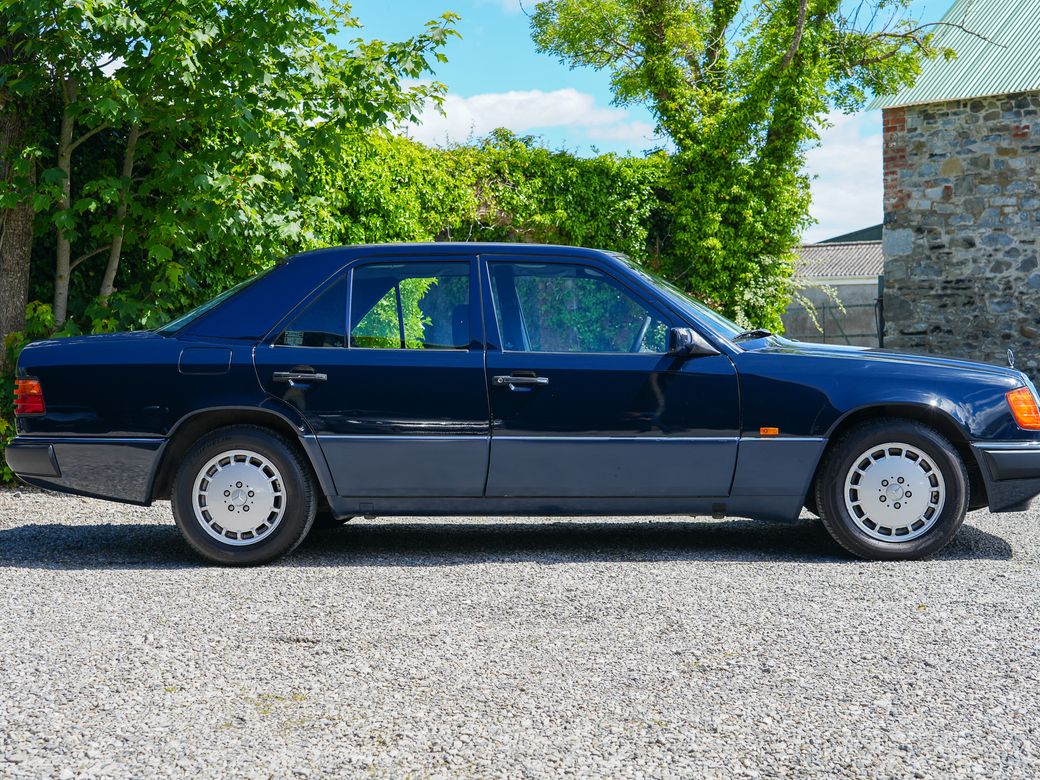 1991 Mercedes-Benz E 300