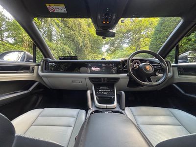 2025 Porsche Cayenne
