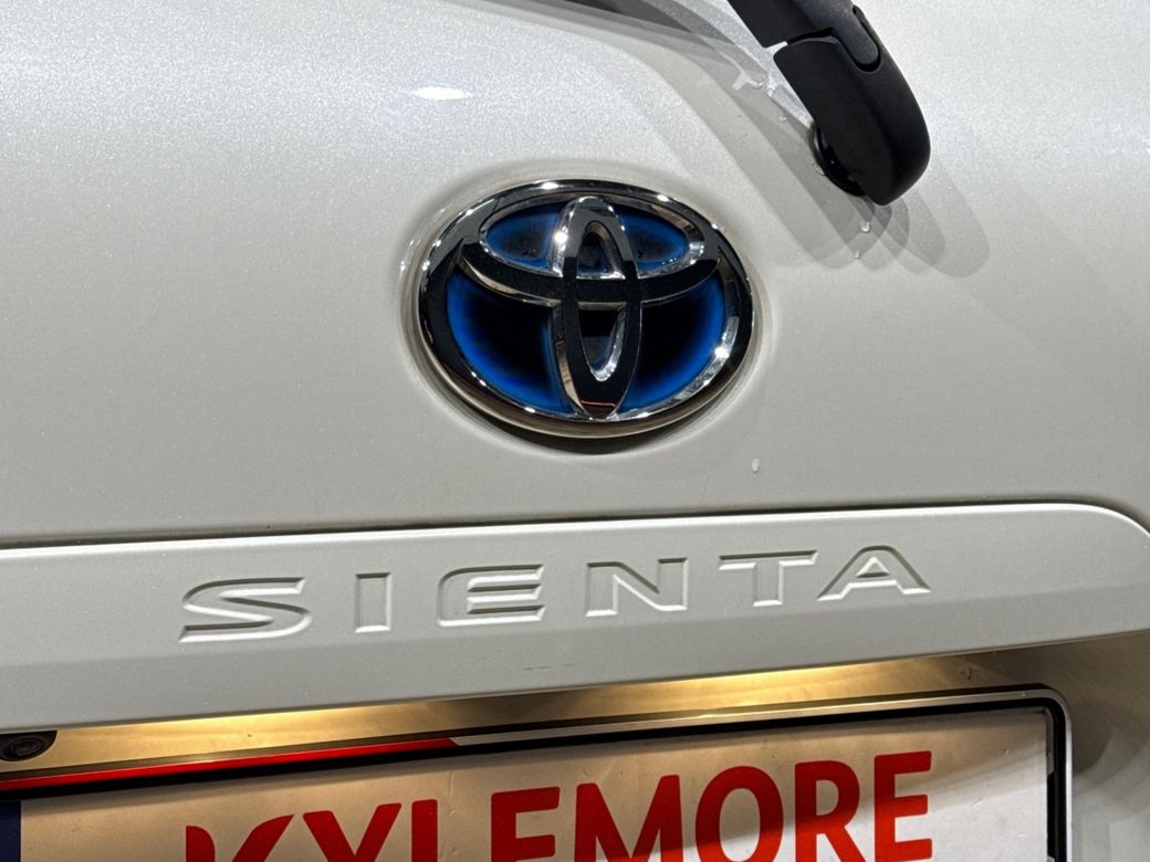 2021 Toyota Sienta