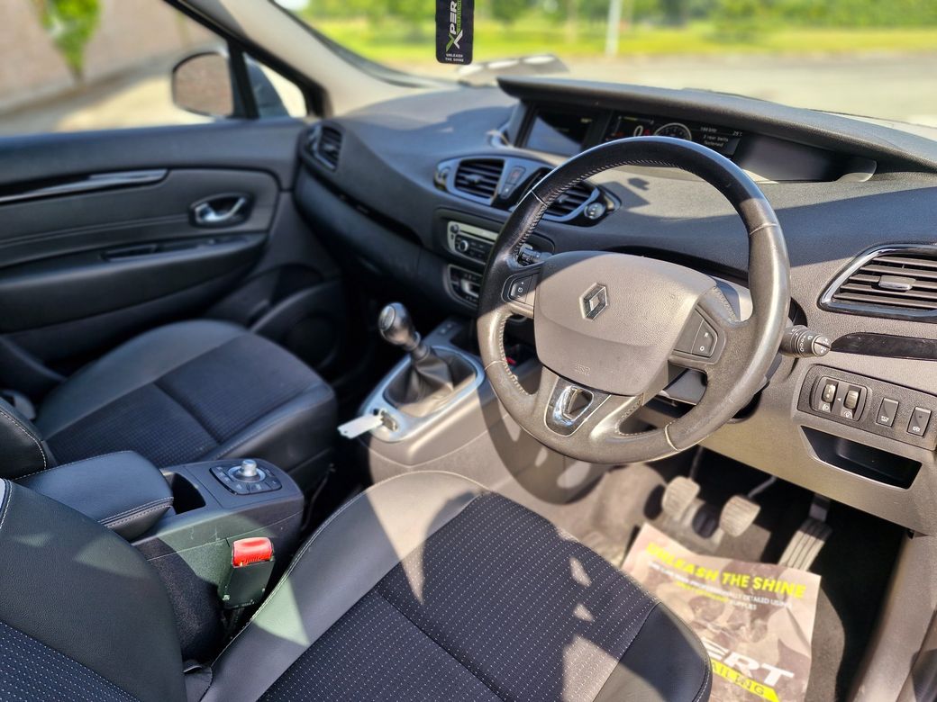 2016 Renault Scenic
