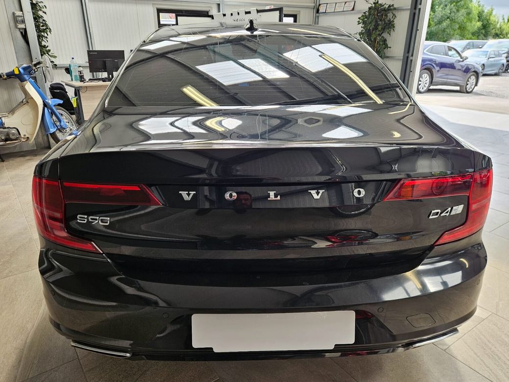 2018 Volvo S90