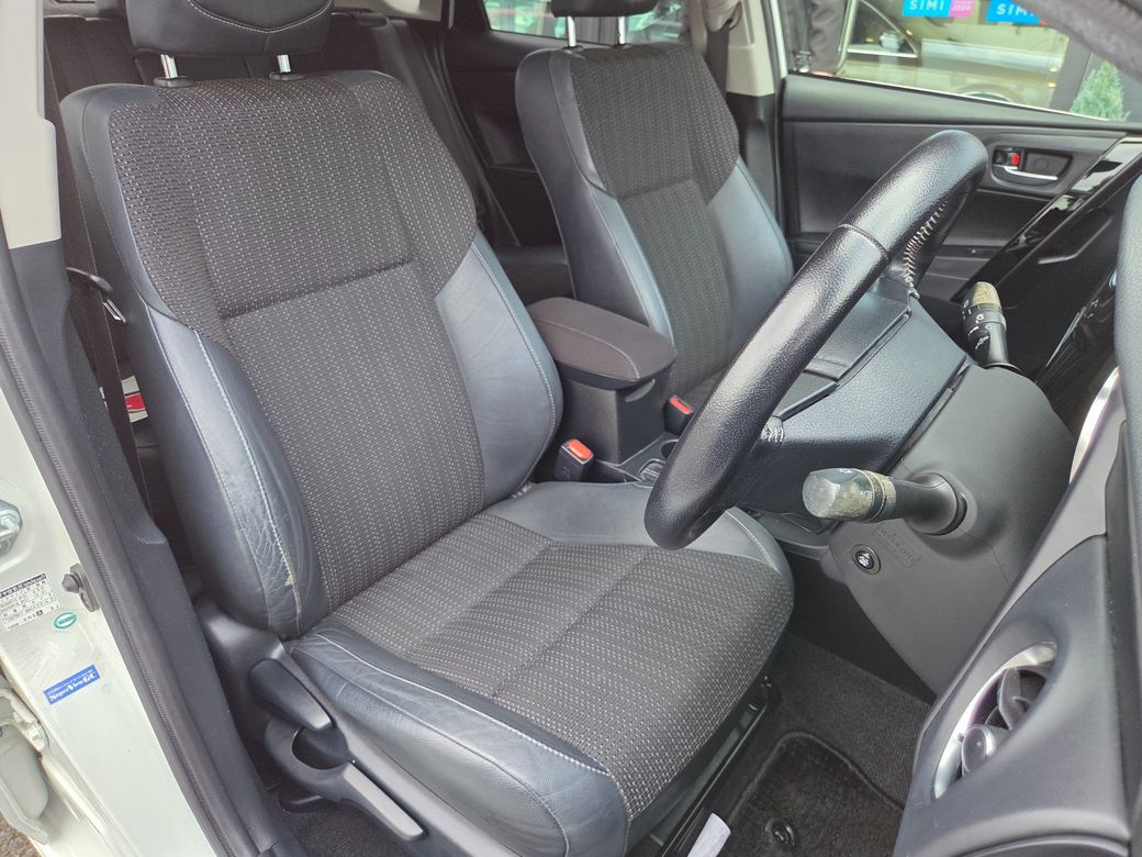 2016 Toyota Auris