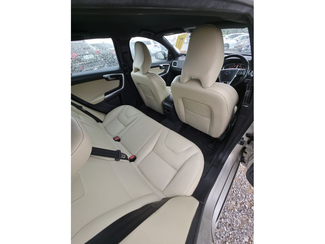 2017 Volvo V60