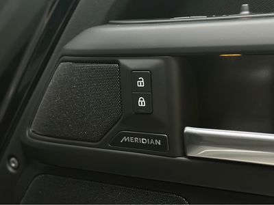 2025 Land Rover Defender