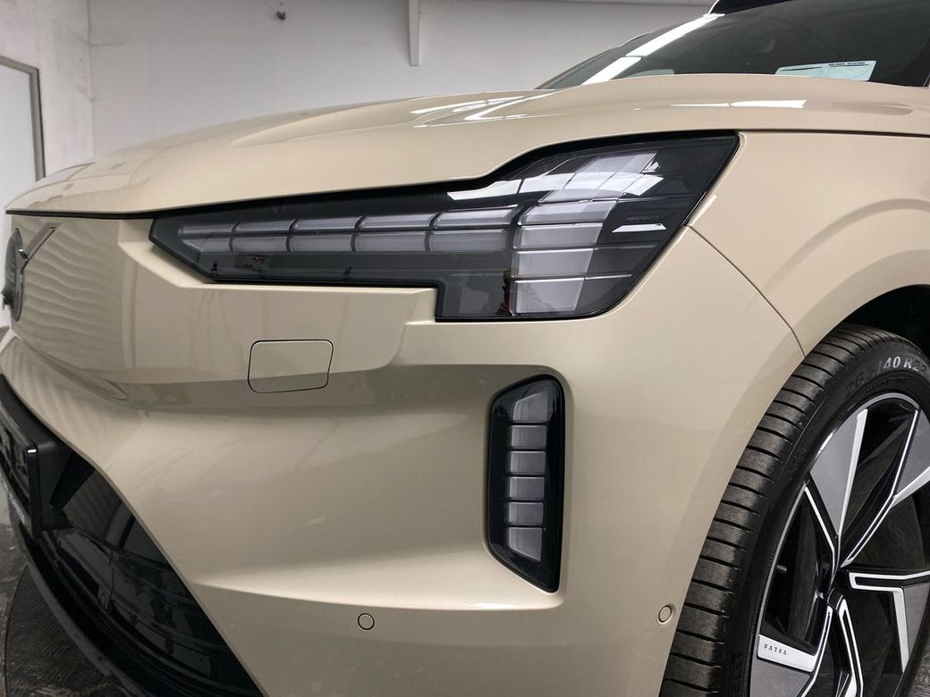 2026 Volvo EX90