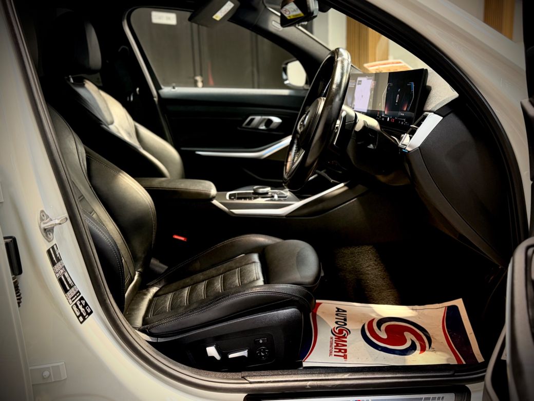 2023 BMW 320