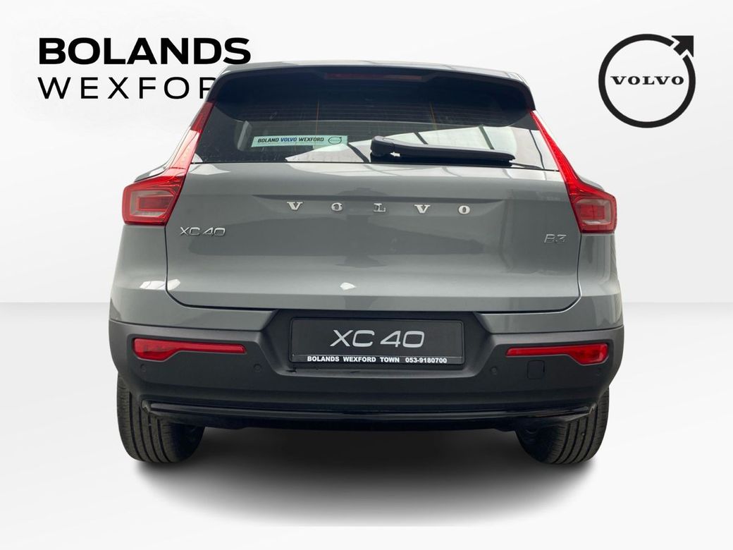2026 Volvo XC40