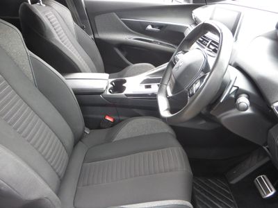 2023 Peugeot 5008