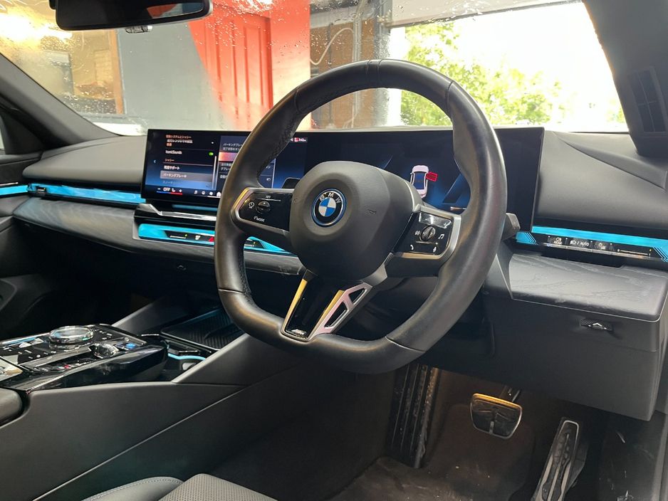 2023 BMW i5