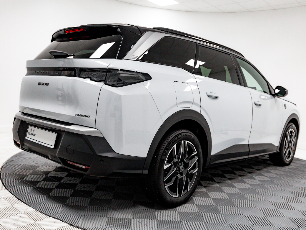 2025 Peugeot 5008
