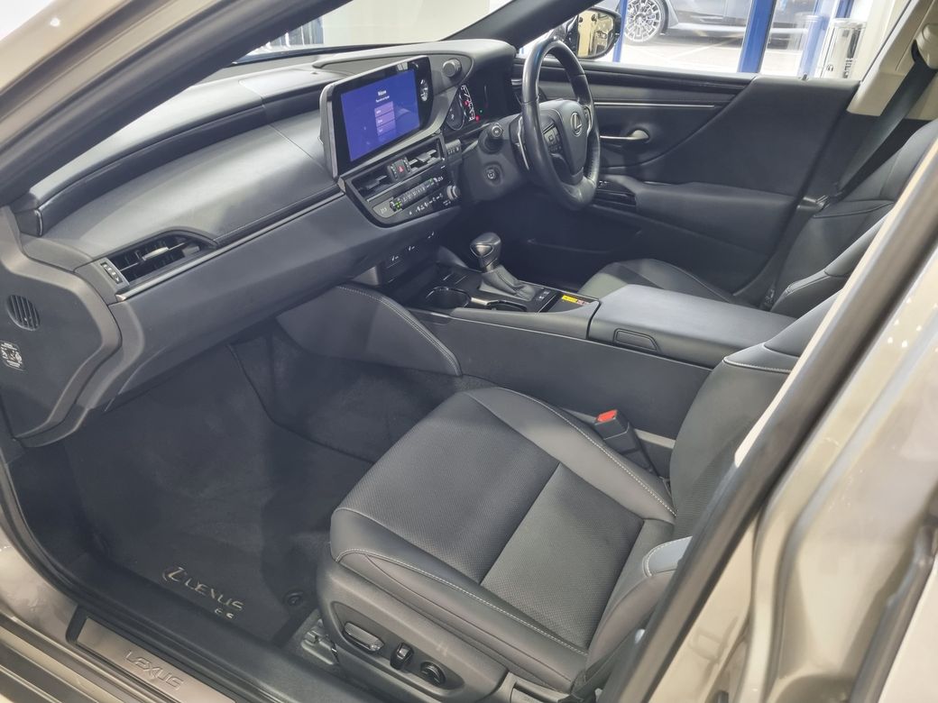 2023 Lexus ES 300h