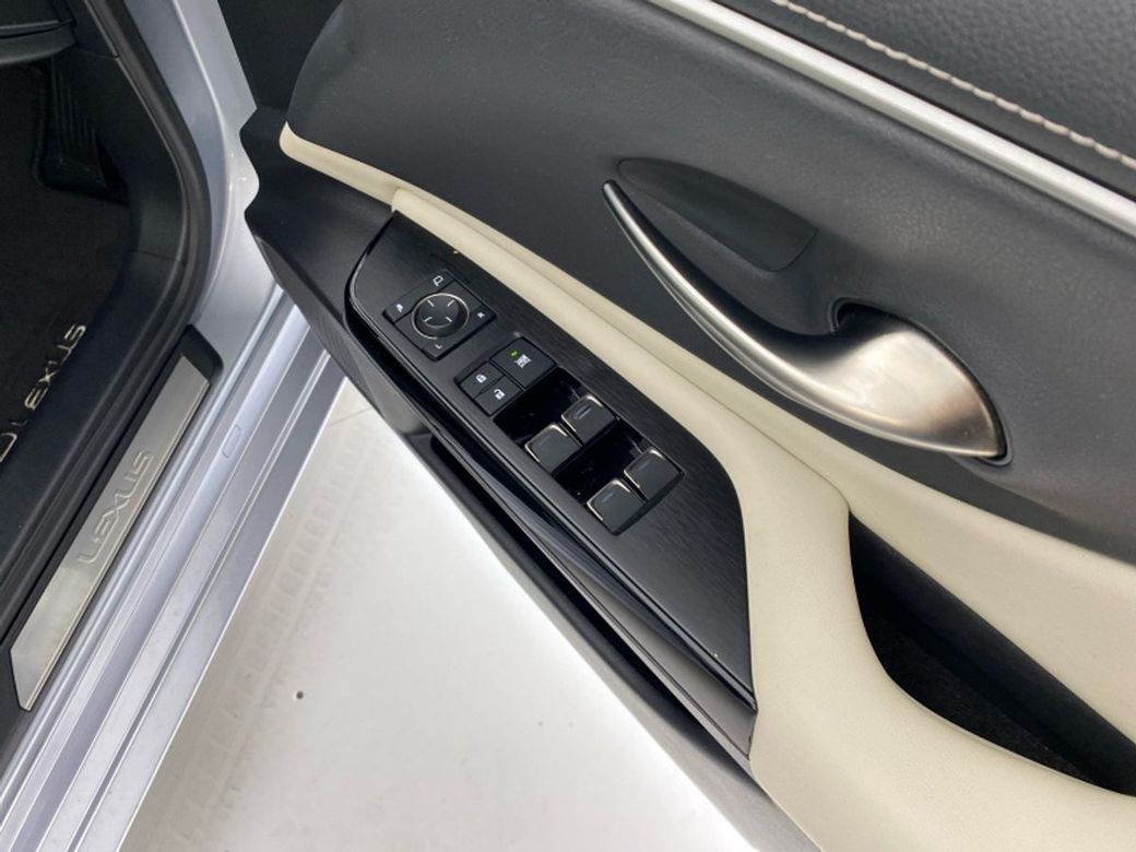 2023 Lexus ES 300h