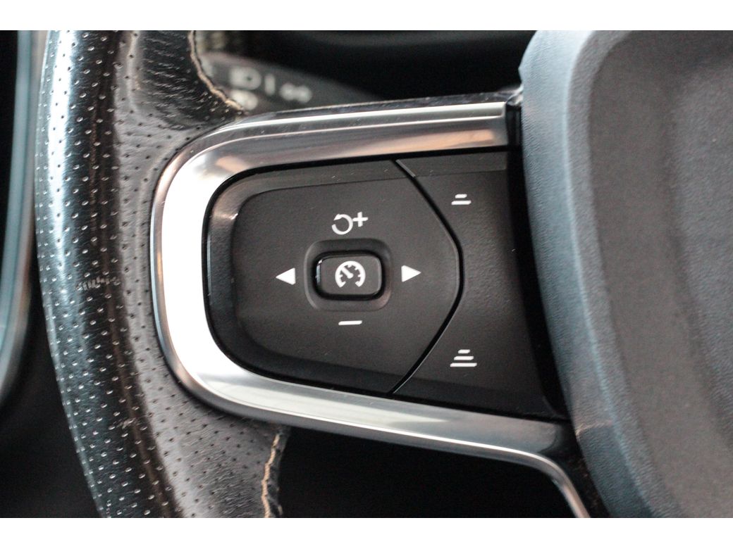 2021 Volvo XC40