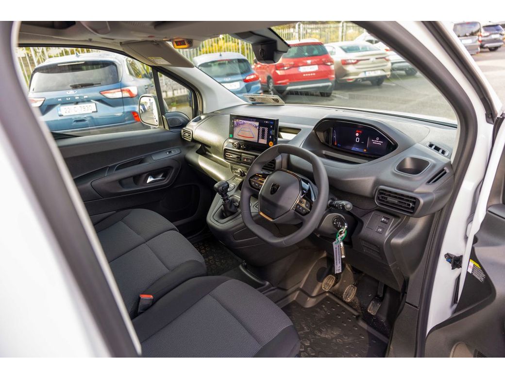 2025 Peugeot Partner