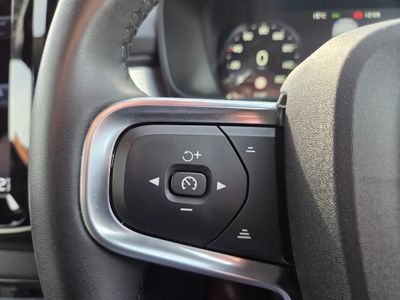 2023 Volvo XC40