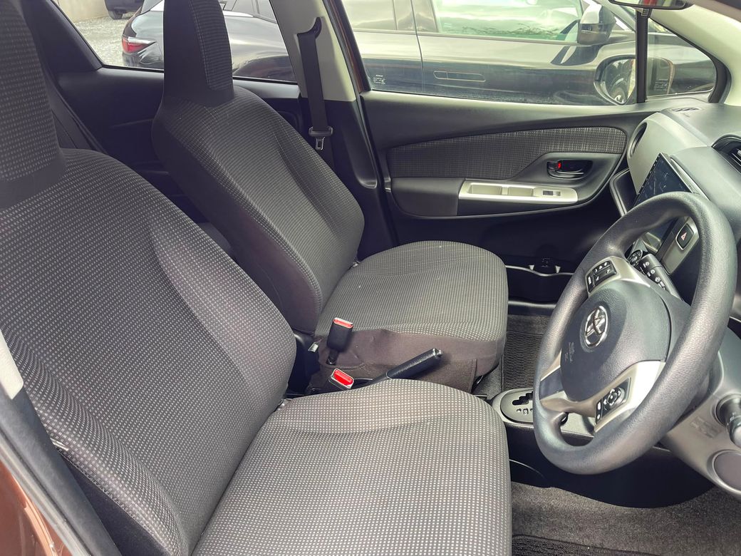 2015 Toyota Vitz